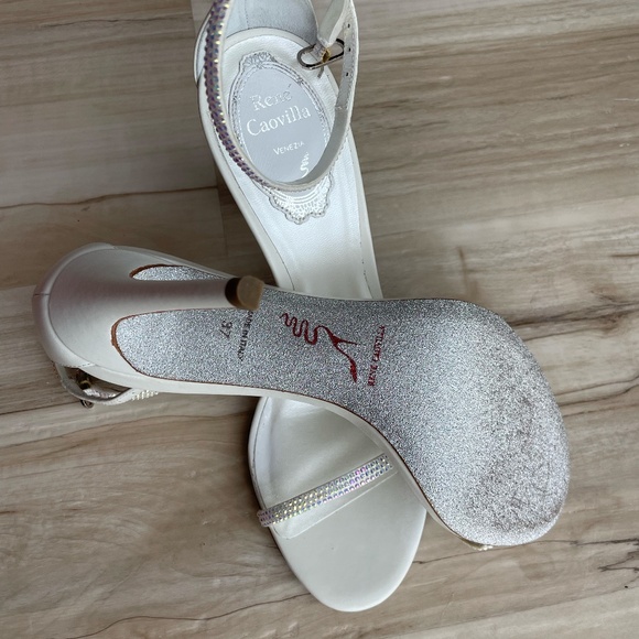 Signature René Caovilla sparkle and craftsmanship - Picture 5 of 5